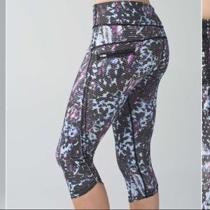 Lululemon Crop Floral Blue Multi